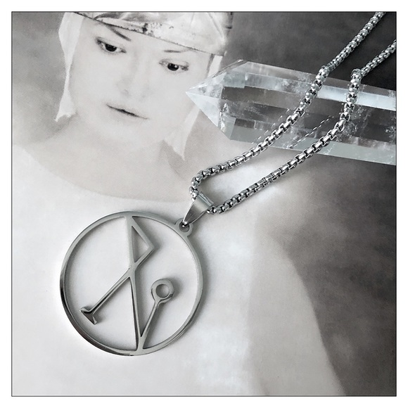 Arch Angel Michael Sigil Protection Necklace - Picture 2 of 6